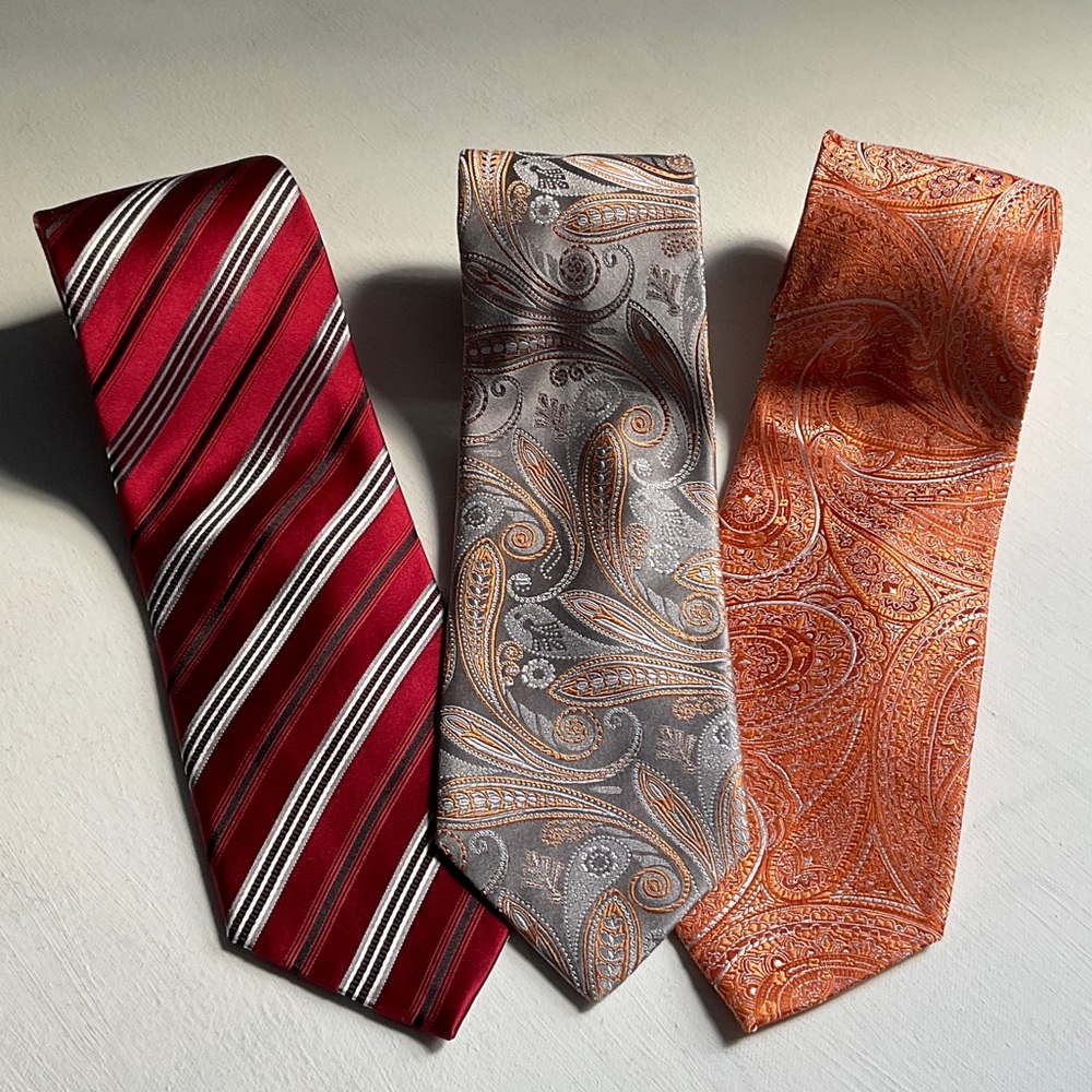 🦉Elegant Paisley and Striped Geoffrey Beene Tie Set